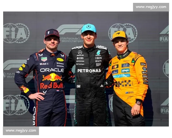 F1 加拿大站看台突发冲突!维斯塔潘与拉塞尔车迷激烈对峙 F1 加拿大站看台突发冲突!维斯塔潘与拉塞尔车迷激烈对峙